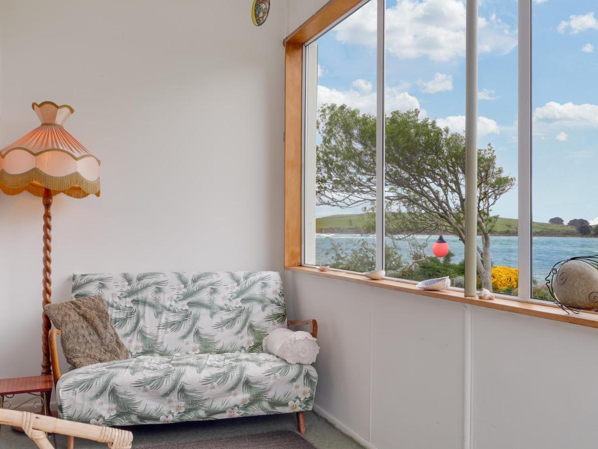 Surat Bay Lodge By The Sea/Backpackers Hostel Owaka Εξωτερικό φωτογραφία