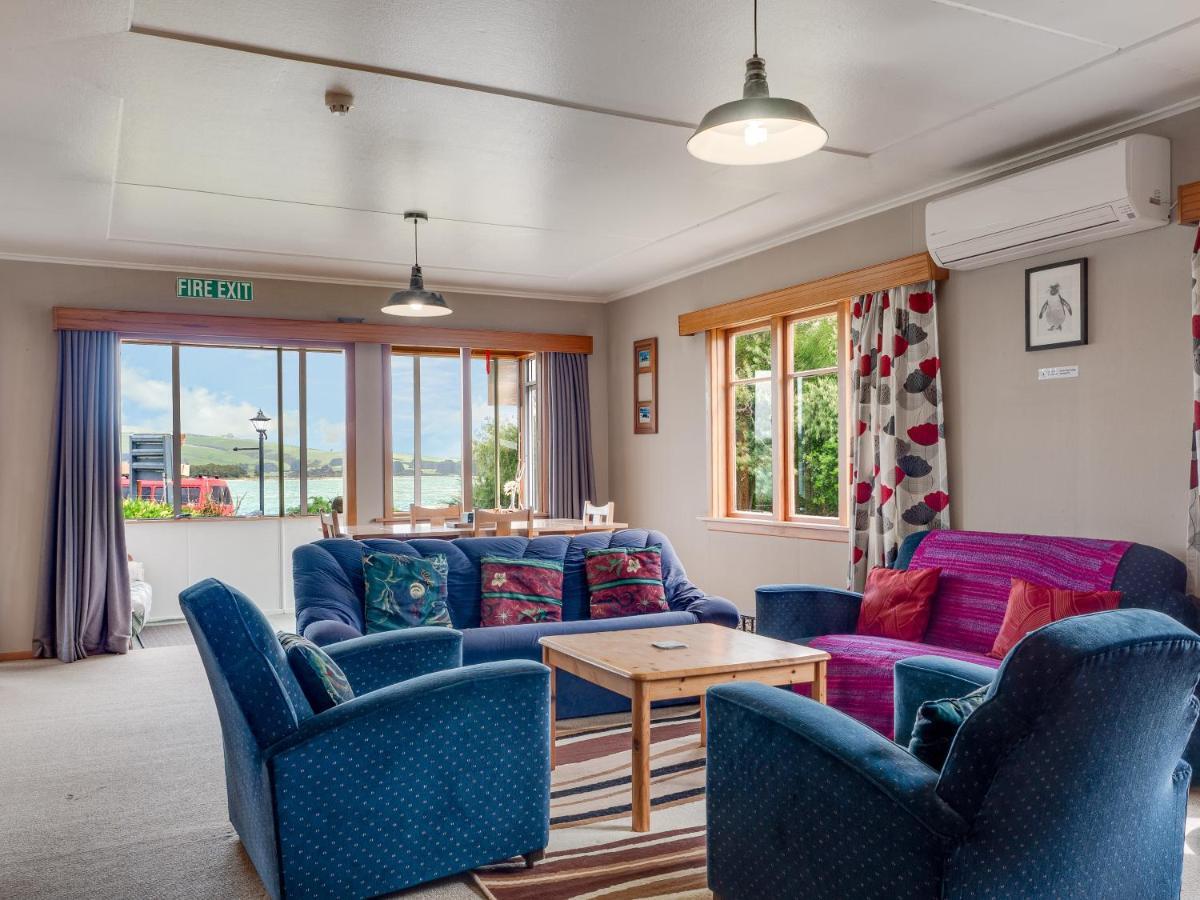 Surat Bay Lodge By The Sea/Backpackers Hostel Owaka Εξωτερικό φωτογραφία